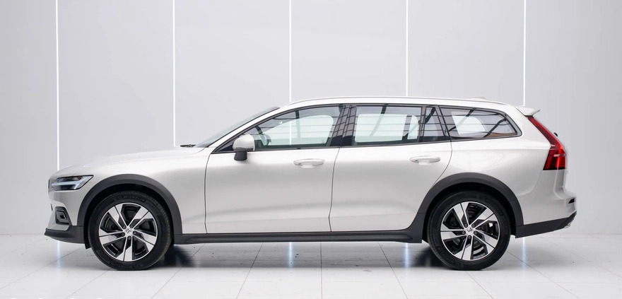 Volvo V60 cena 129899 przebieg: 120000, rok produkcji 2019 z Łódź małe 631